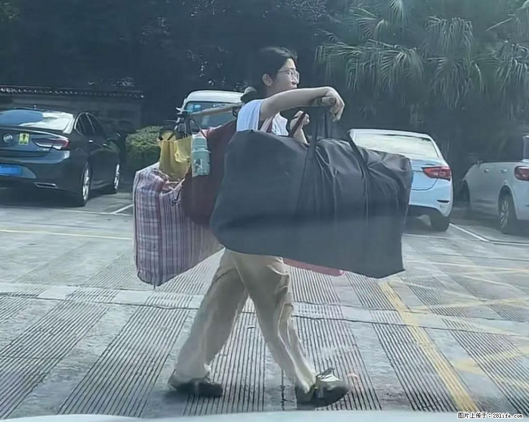 全网追的“扁担女孩”,找了一份暑假工,时薪12元 - 黄南生活资讯 - 黄南28生活网 huangnan.28life.com