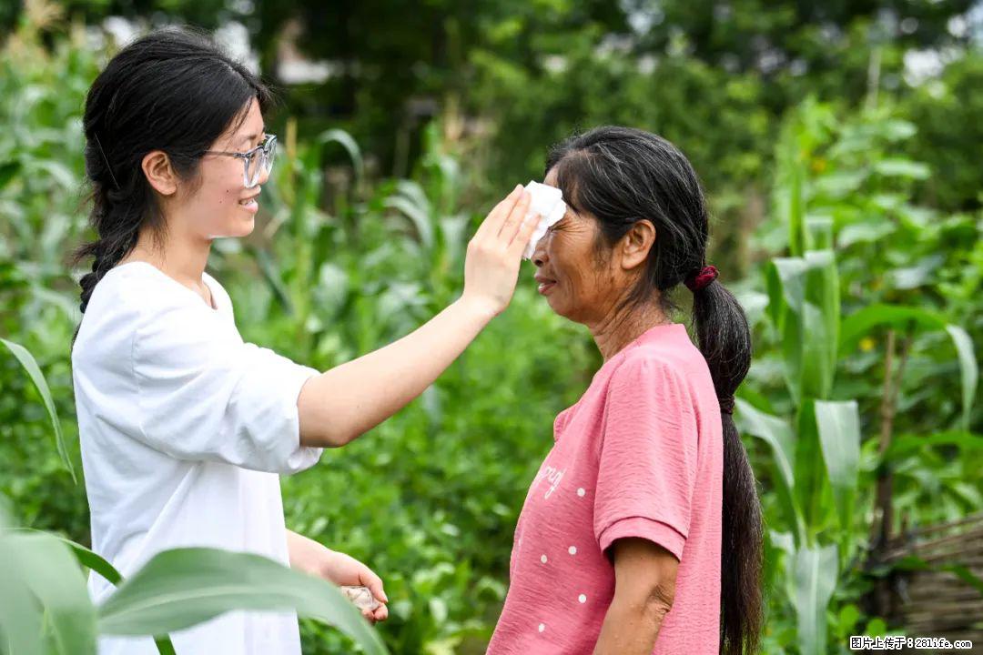 全网追的“扁担女孩”,找了一份暑假工,时薪12元 - 黄南生活资讯 - 黄南28生活网 huangnan.28life.com